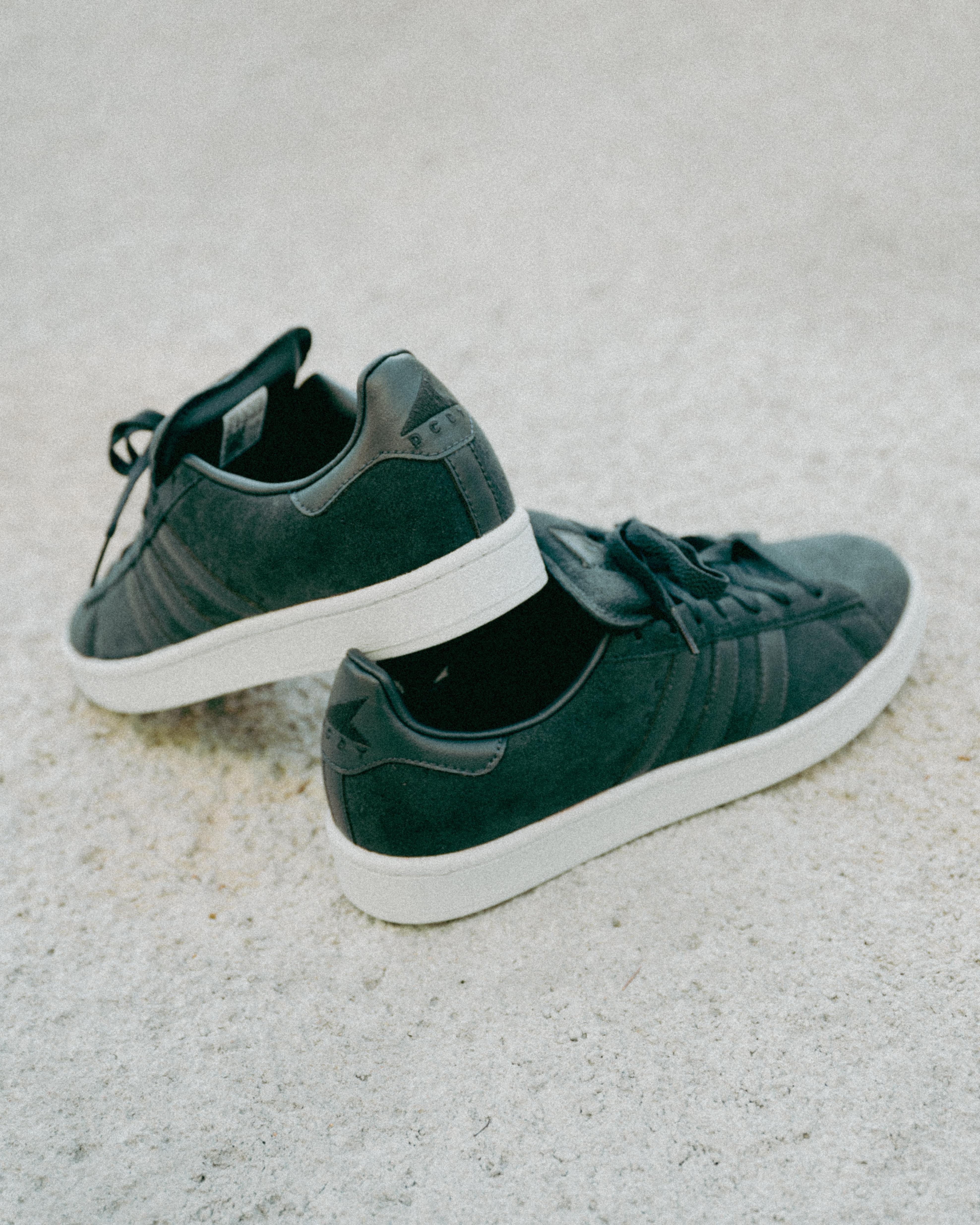 [現貨] DESCENDANT X Adidas Originals Campus Dark Grey HQ8875