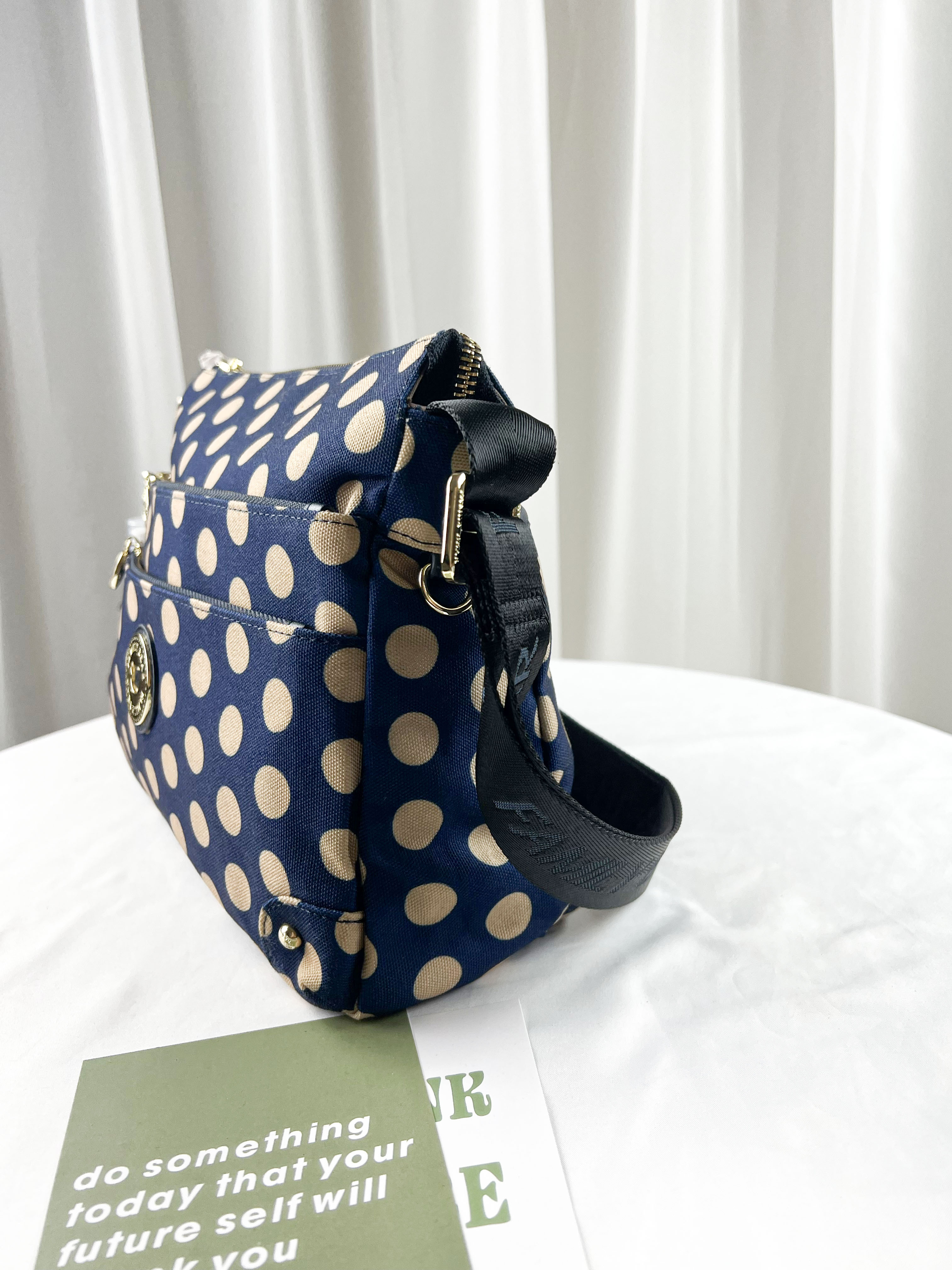 FamilyBear 卡其點點側背包 附酒精保護套+酒精瓶 #2045