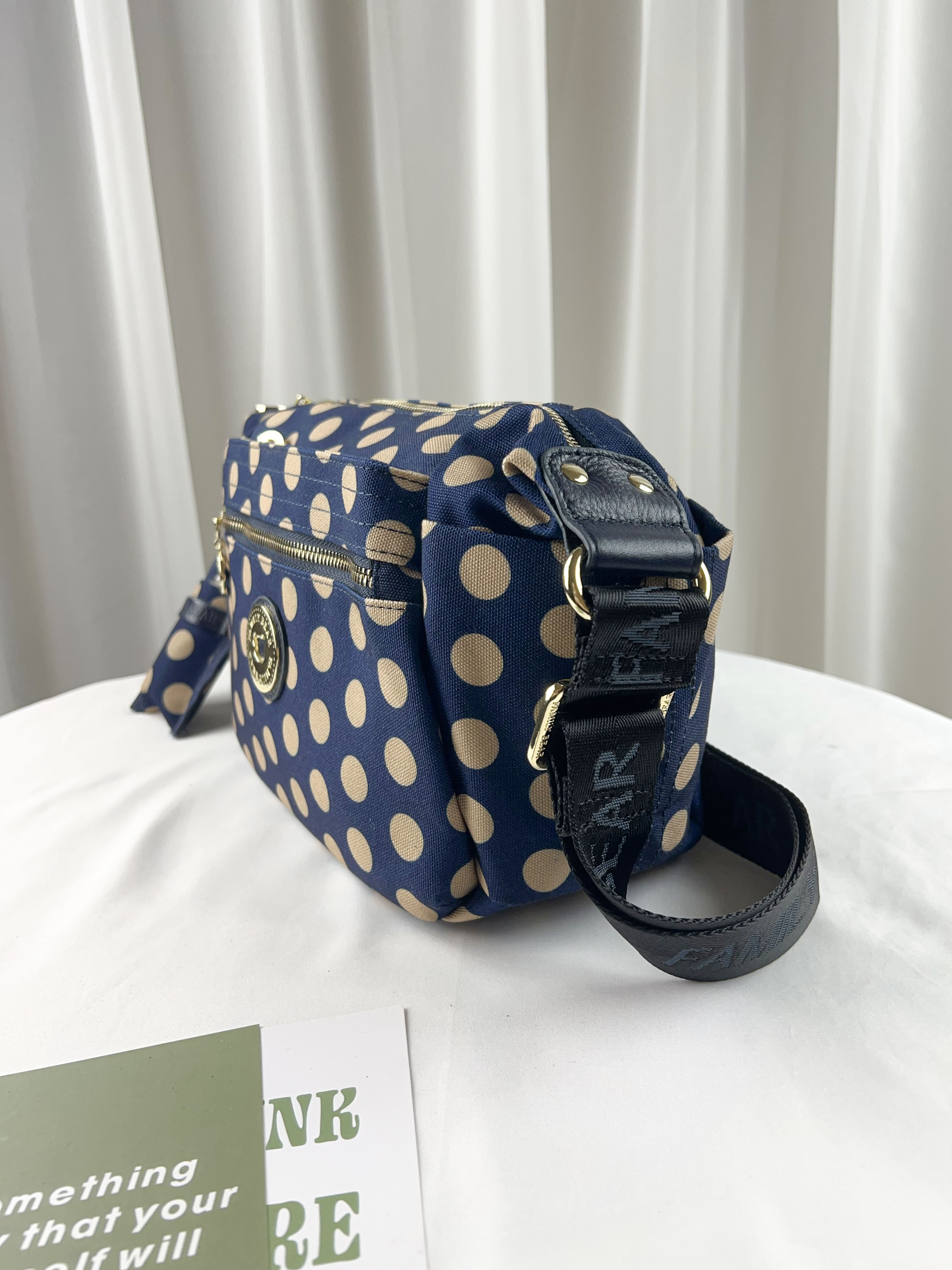 FamilyBear 卡其點點側背包 附酒精保護套+酒精瓶  #2617