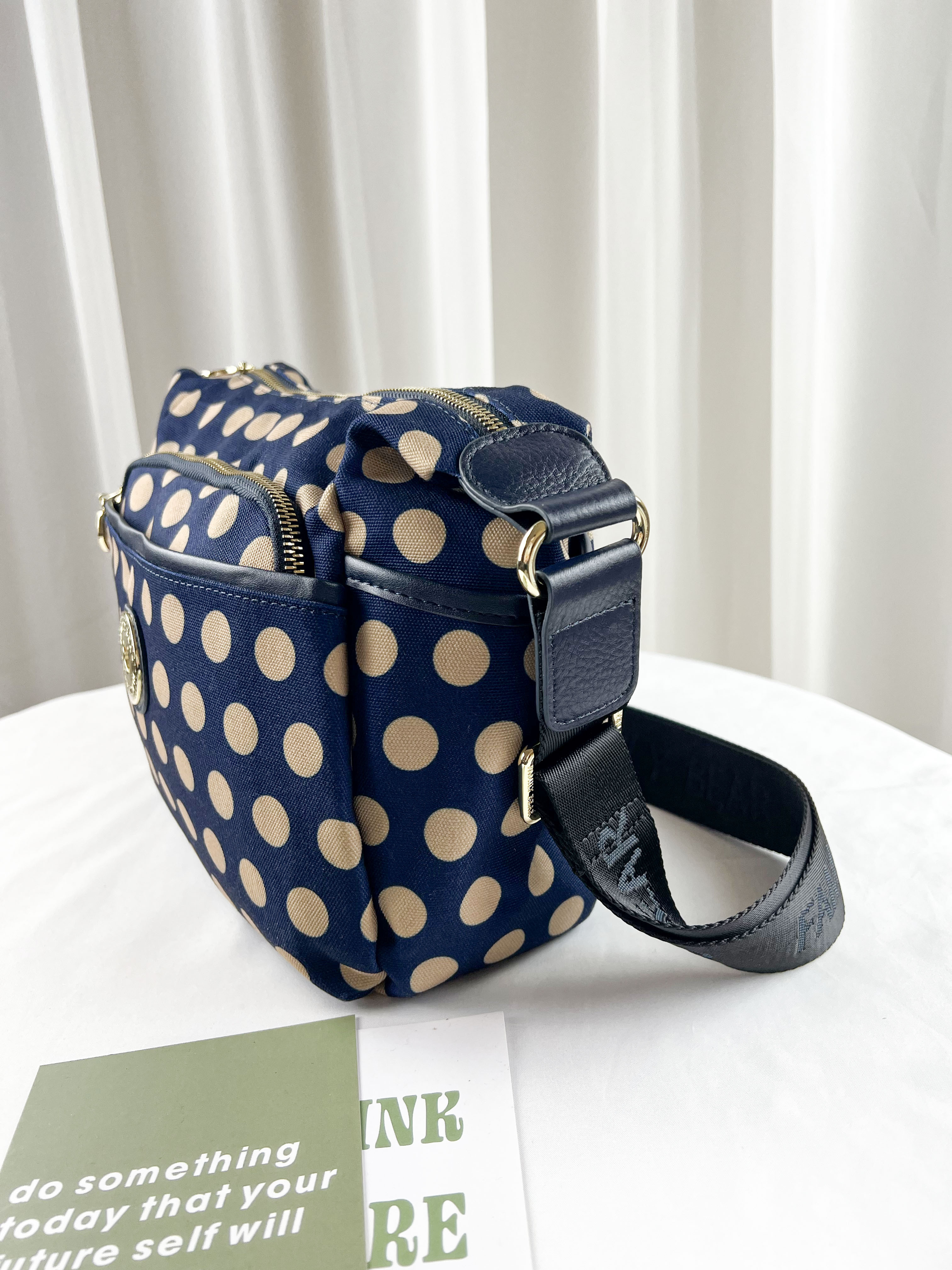 FamilyBear 卡其點點側背包 附酒精保護套+酒精瓶   #6153