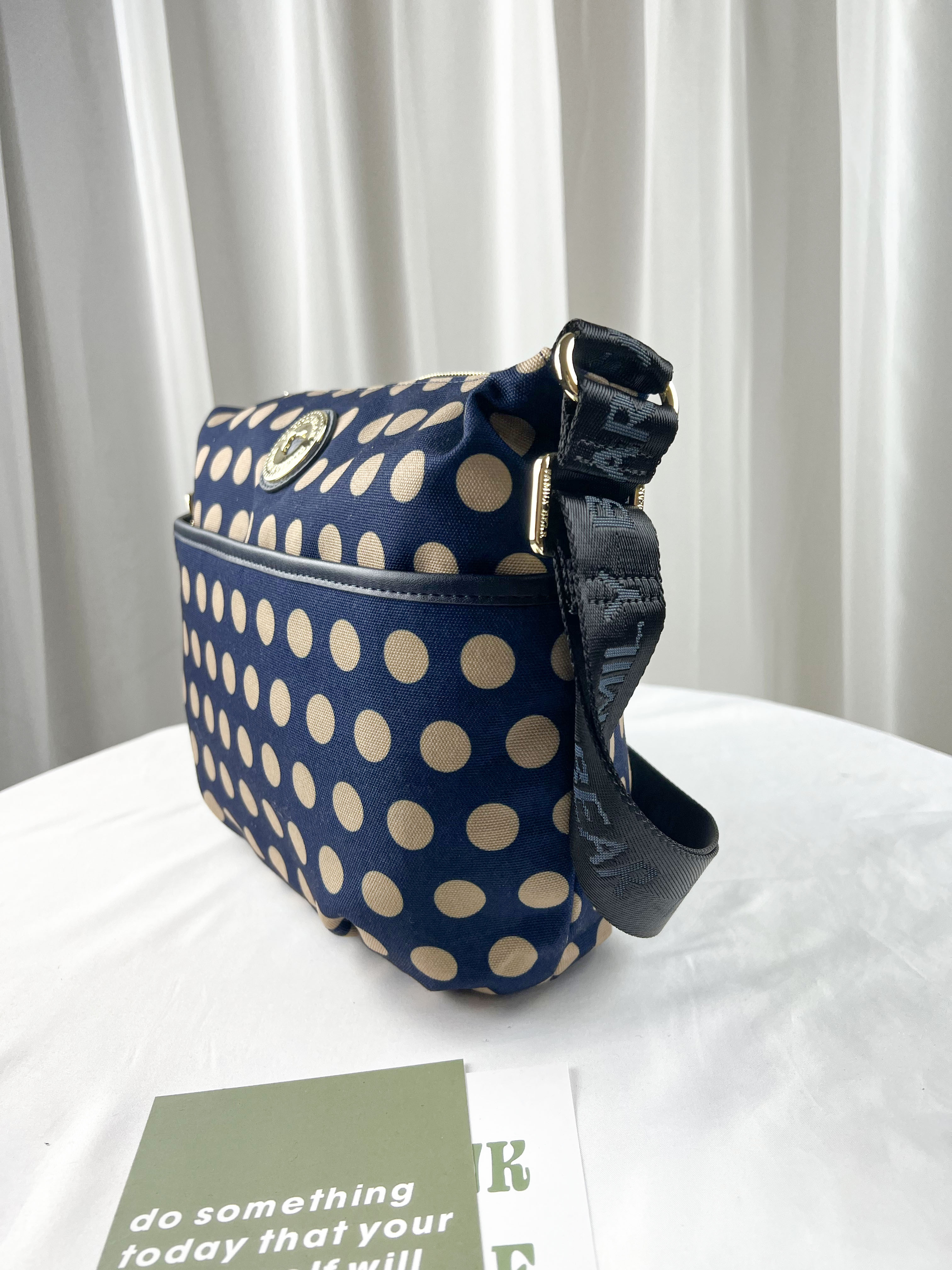 FamilyBear 卡其點點側背包 附酒精保護套+酒精瓶  #2800