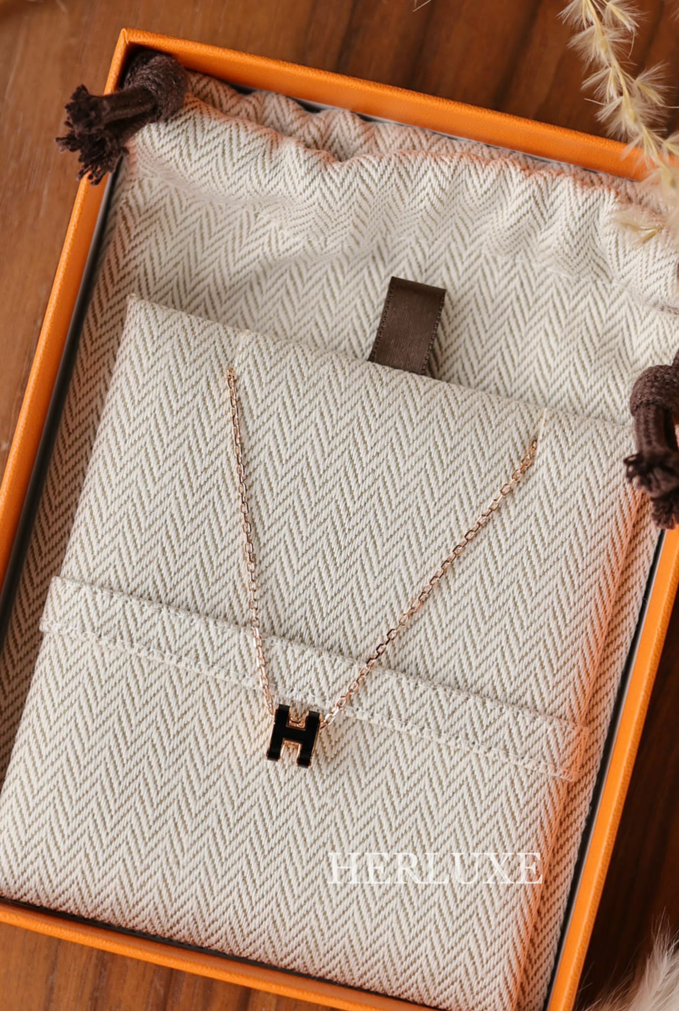 Mini pop H necklace 89 noir CD