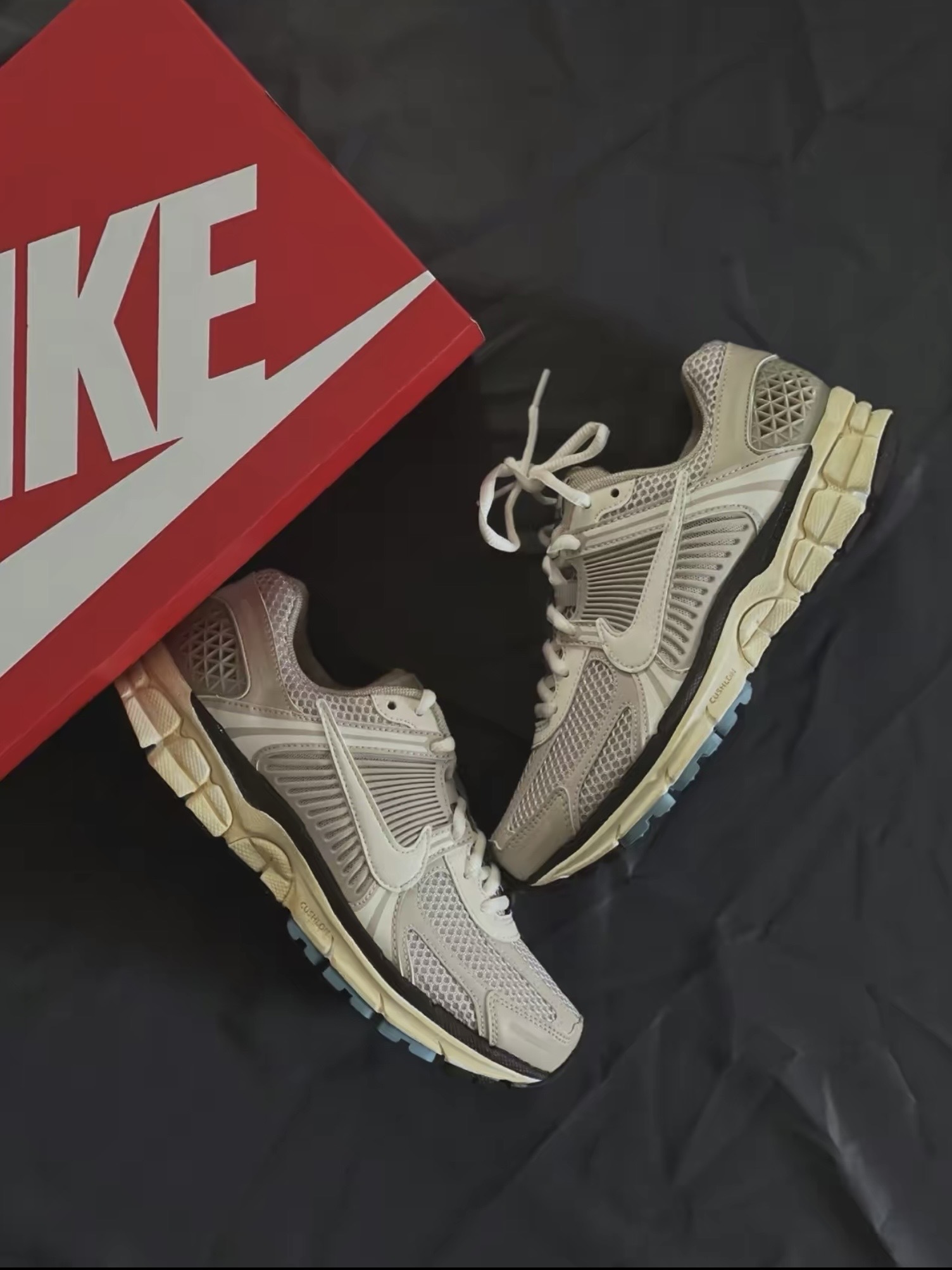 Nike Zoom Vomero 5 "OATMEAL BEIGE" 復古米黃藍