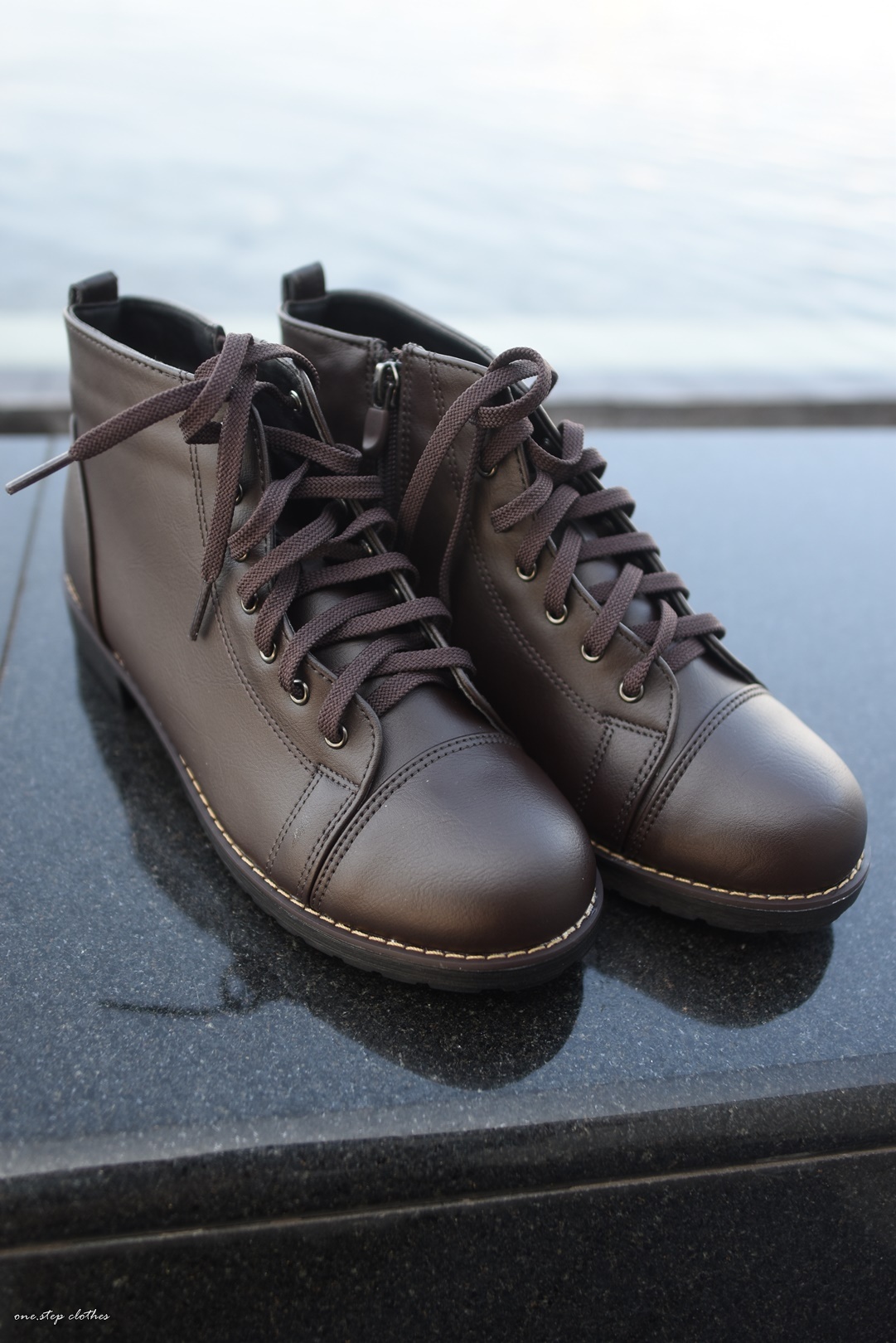 正韓大推推的好穿俐落綁帶軍靴 (咖)