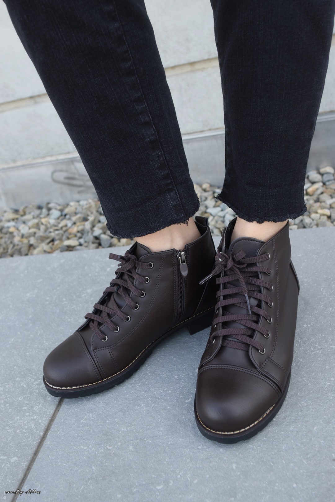 正韓大推推的好穿俐落綁帶軍靴 (咖)