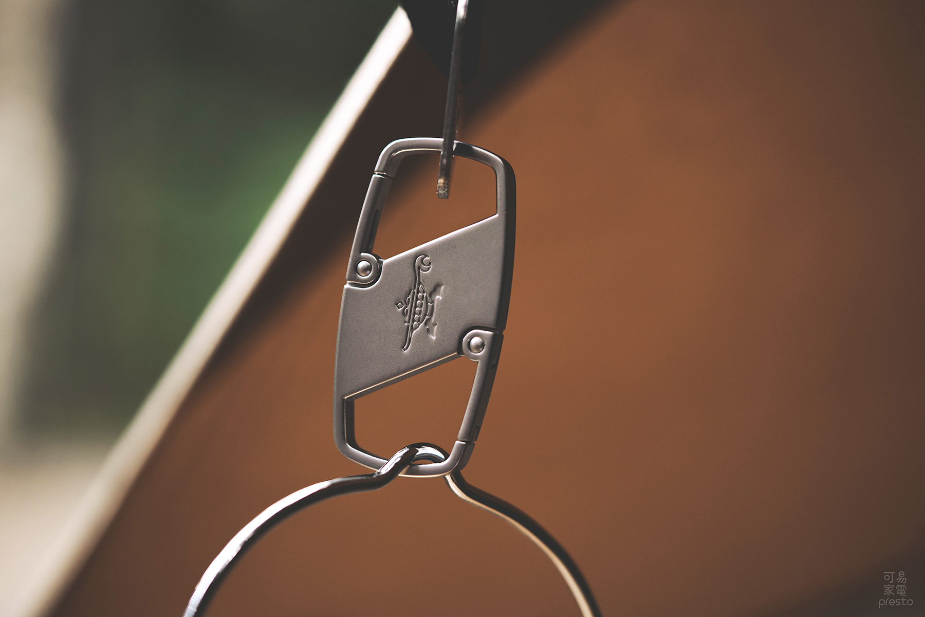 日本千石阿拉丁-神燈音箱-質感LOGO金屬扣