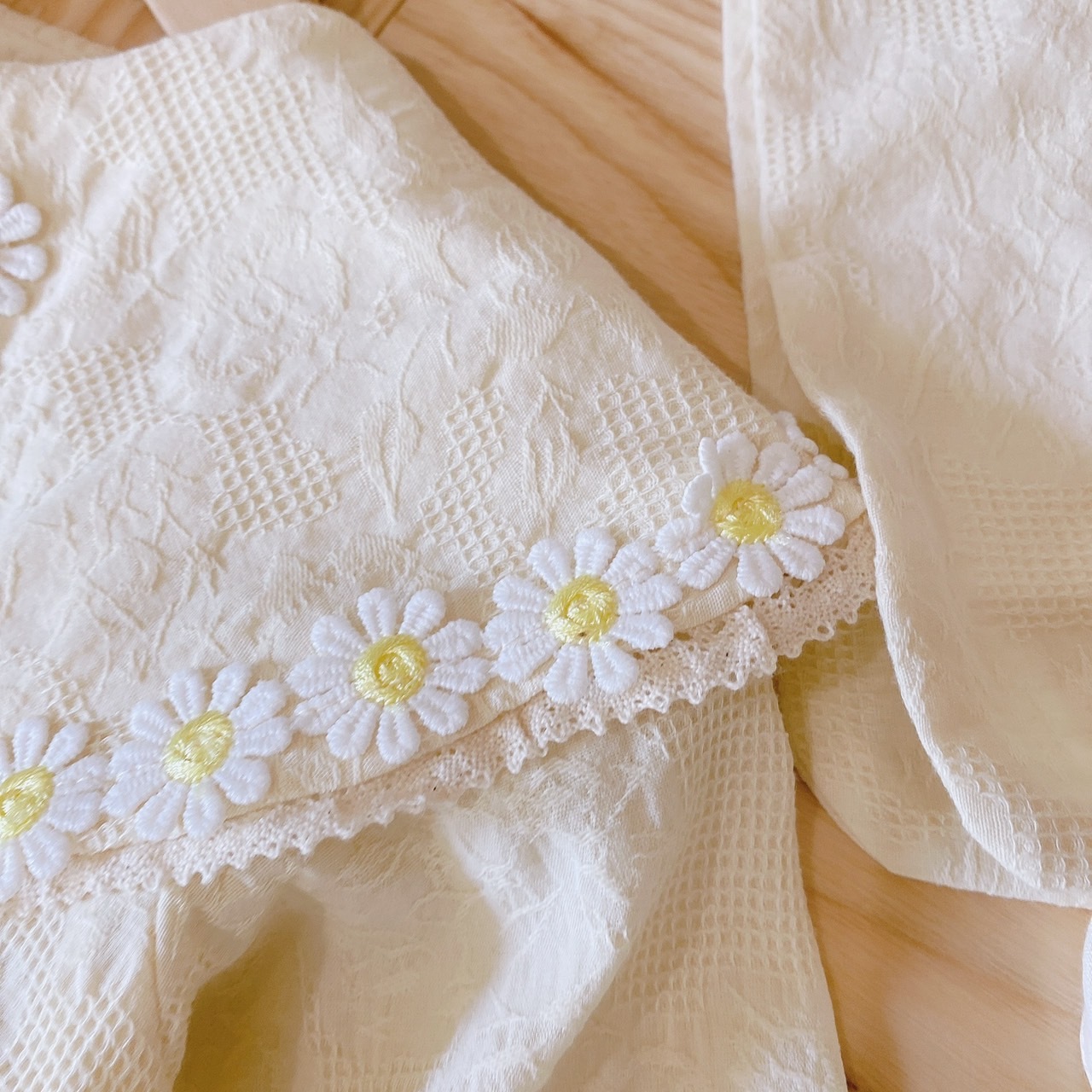 小雛菊雕花包屁衣|含帽