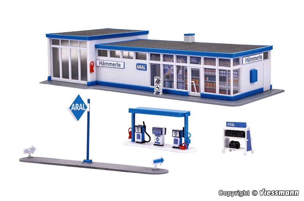 Kibri 38544 HO Historical petrol station ARAL incl. LED lighting, functional kit