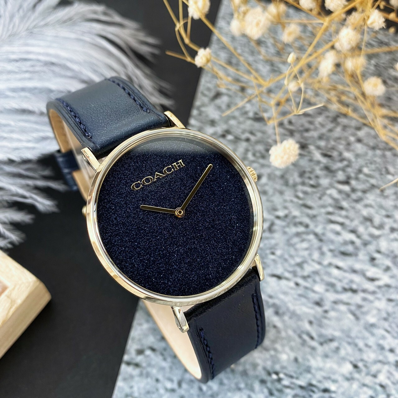 【COACH】星光閃耀皮革錶 CO14504078 (藍) / CO14504079 (紅) 36mm 現代鐘錶