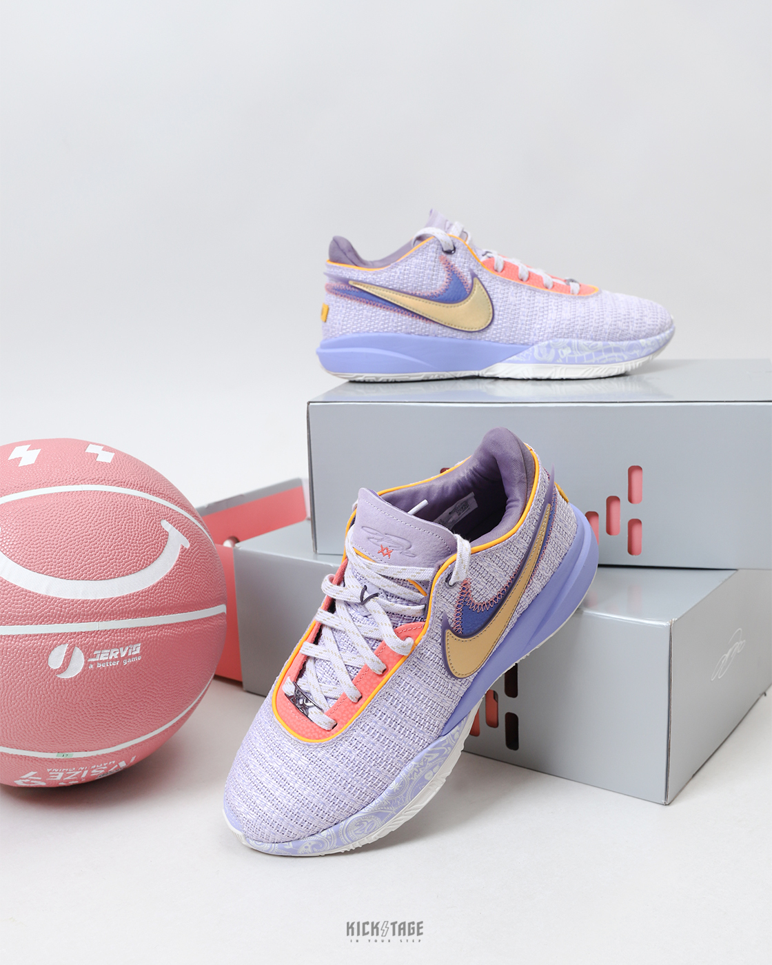 nike shoes high cut for ladies
