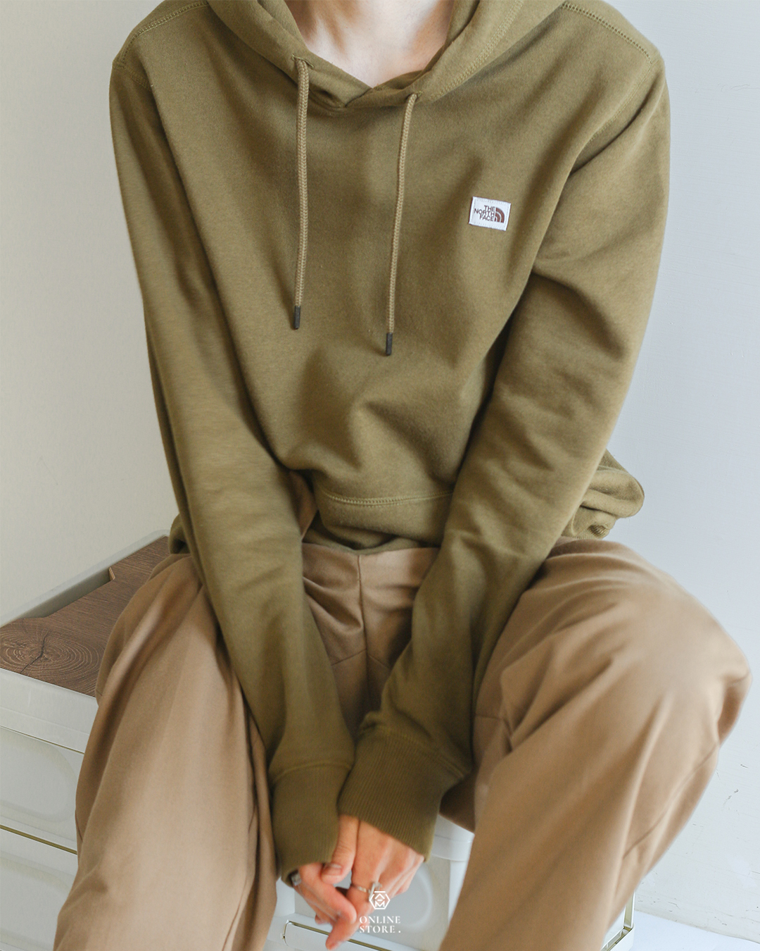 The North Face Heritage Patch Hoodie 軍綠色內刷毛帽T (NF0A532B37U)