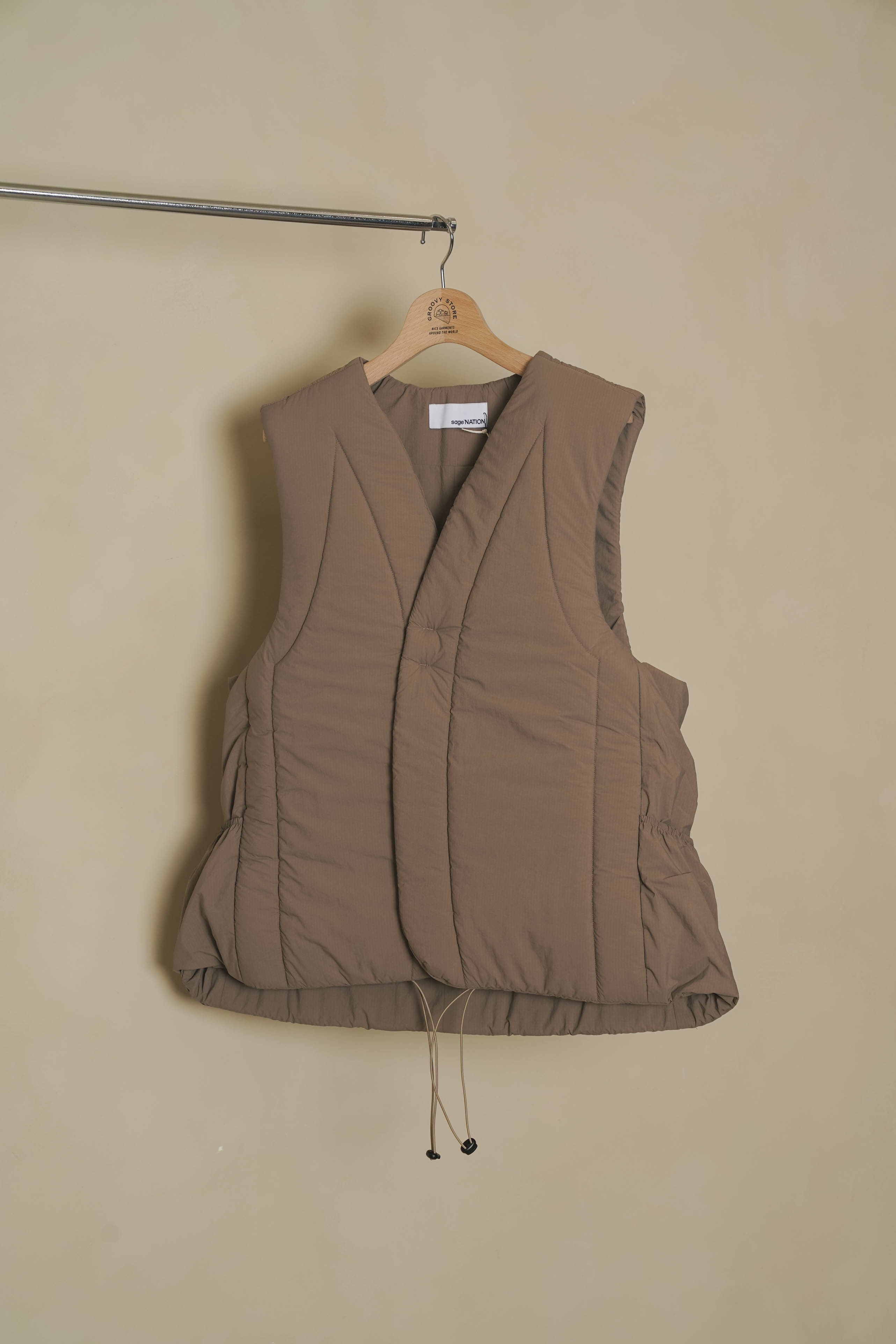 sageNATION セージネーション BODY GILET SAND - トップス