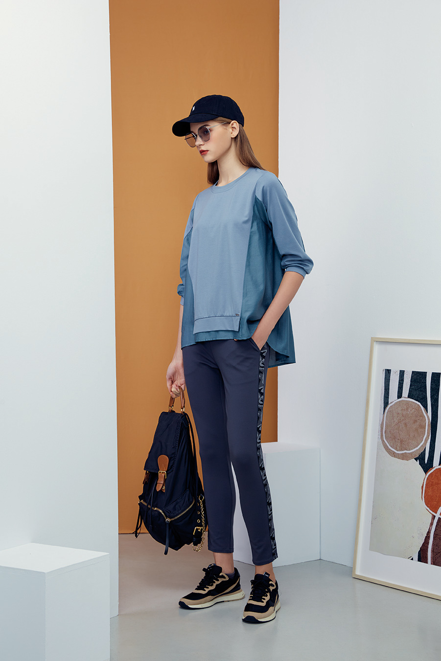 個性迷彩拼接運動風修腿褲R6181