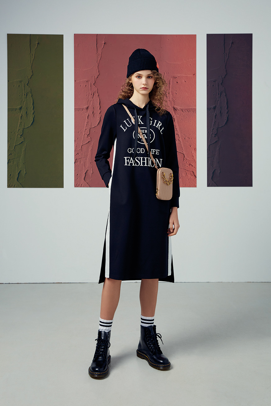 街頭運動休閒風連帽洋裝R6191