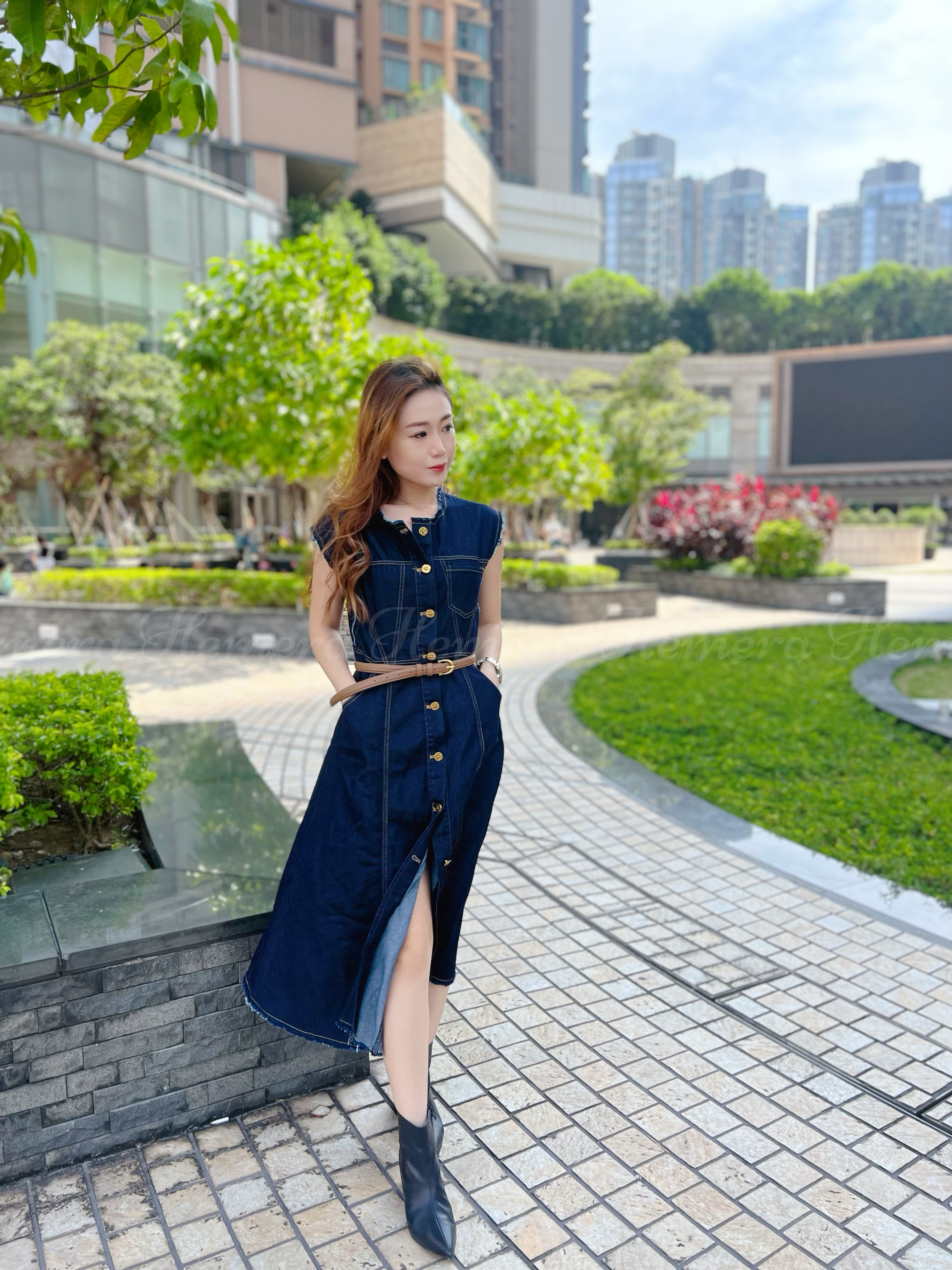 DR22S1102 高雅開胸背心牛仔裙連高質金扣BELT