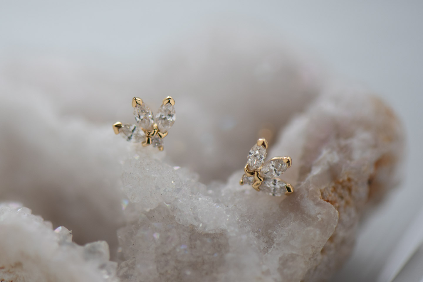 18K Fan Shape Diamond Earring