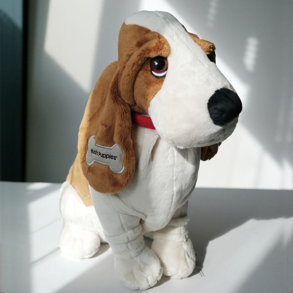 Classic Hush Puppies Basset Hound (18 inch)