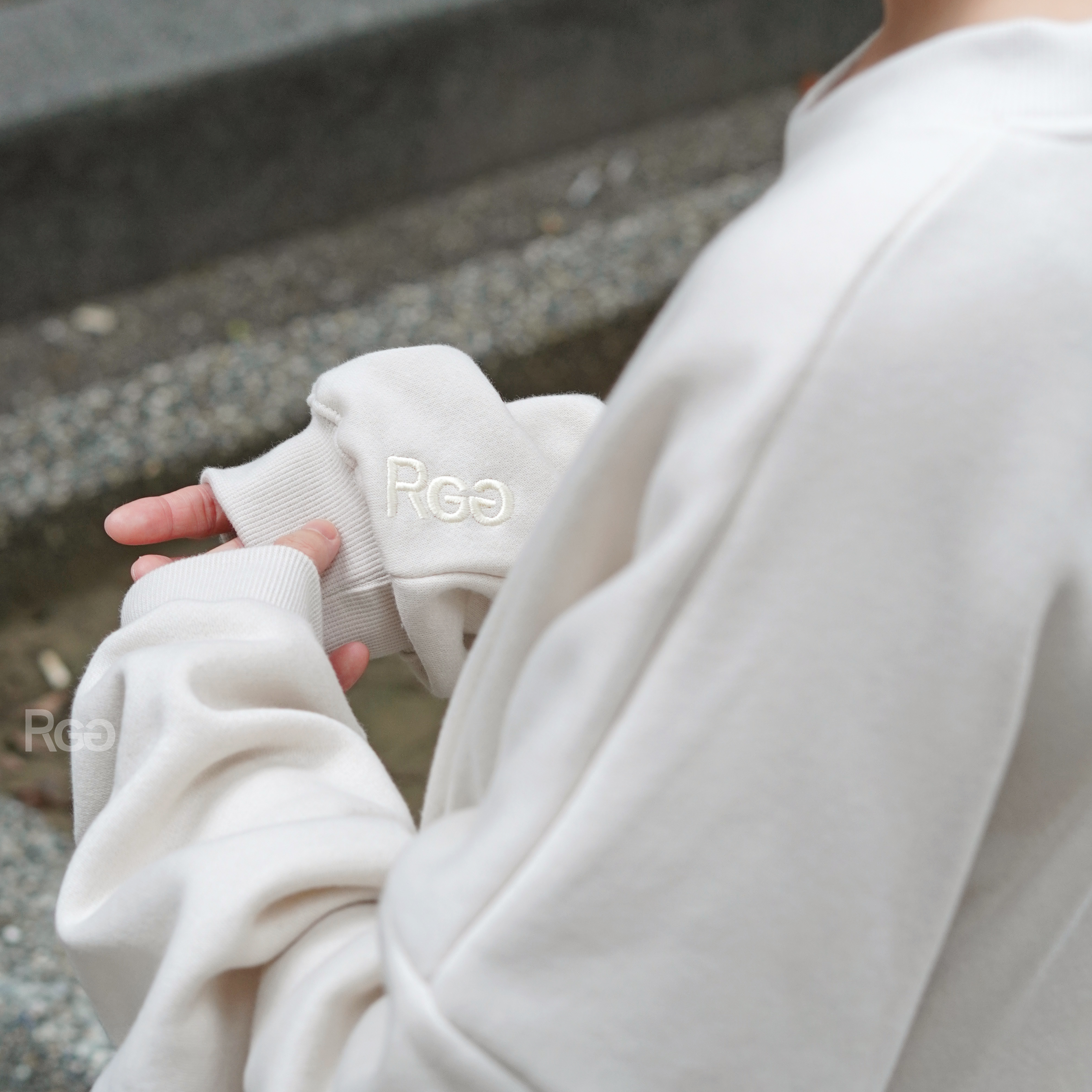 韓版隱藏口袋刷毛大學Ｔ袖口細節