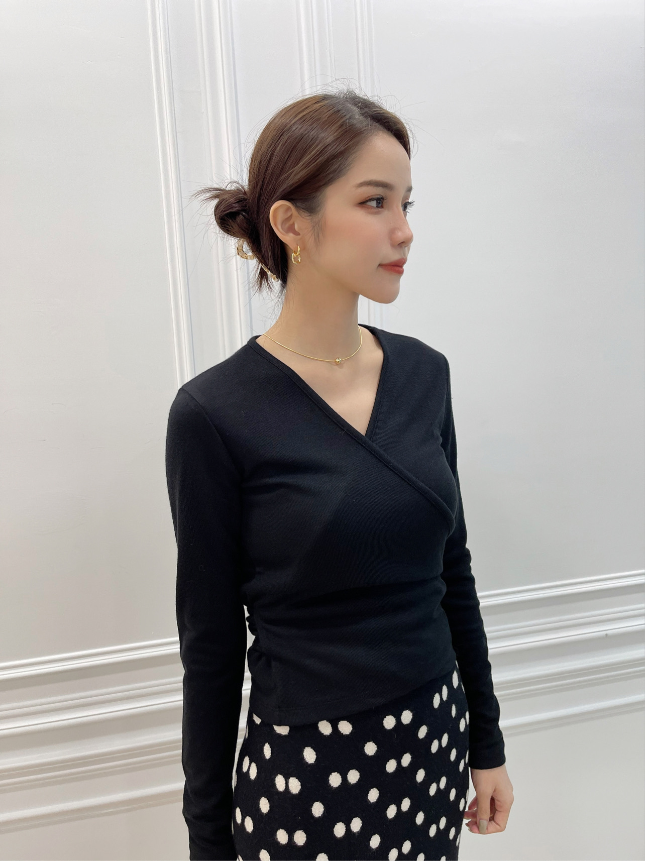 交叉後綁Ｖ領上衣