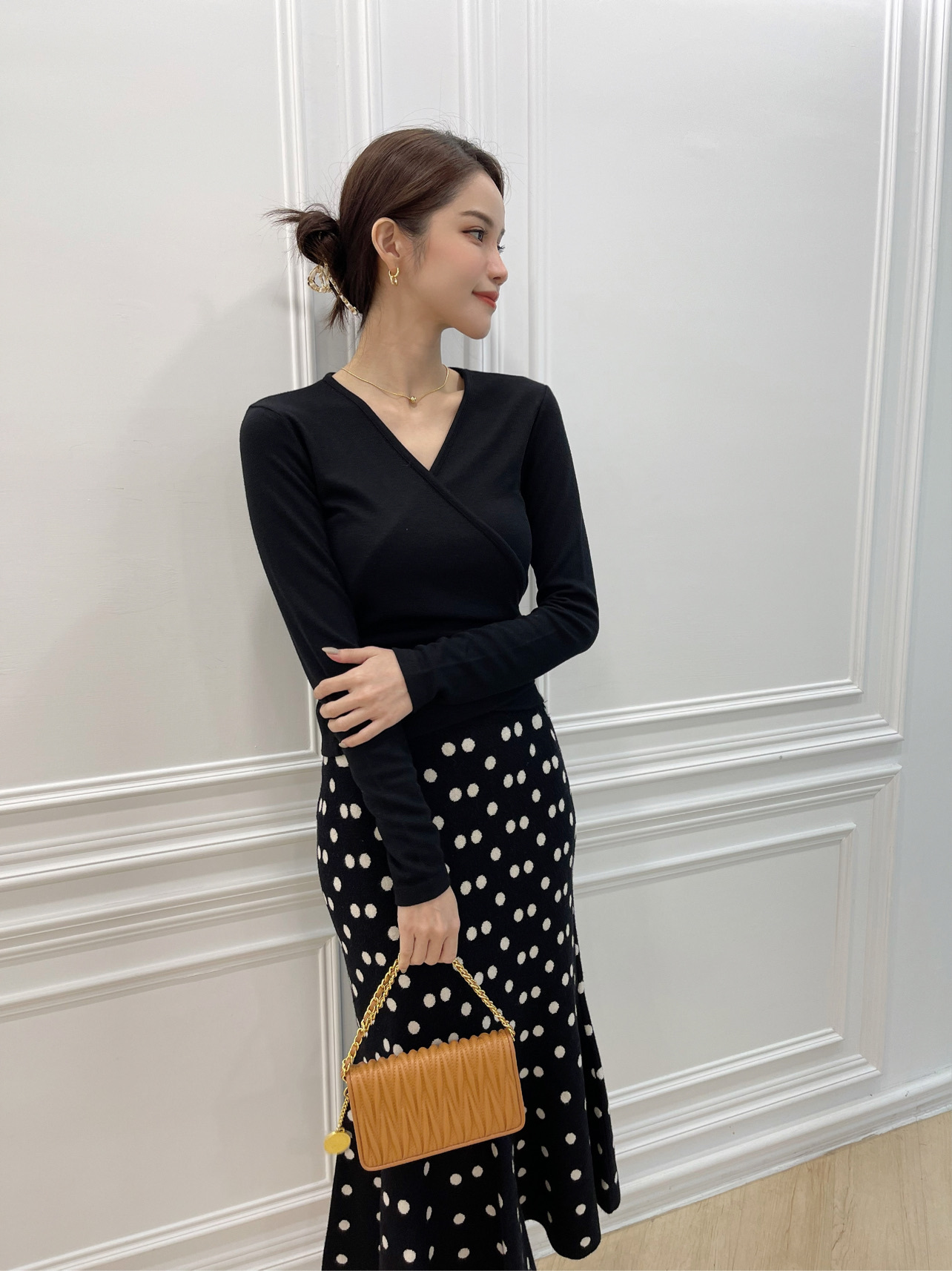 交叉後綁Ｖ領上衣