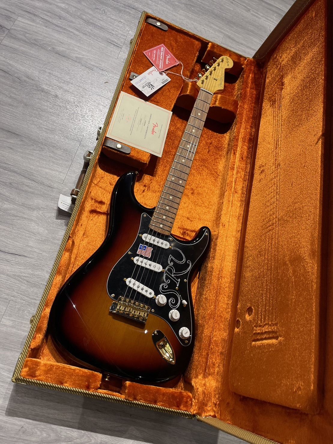 Fender AM SRV STRAT RW 3TS 電吉他