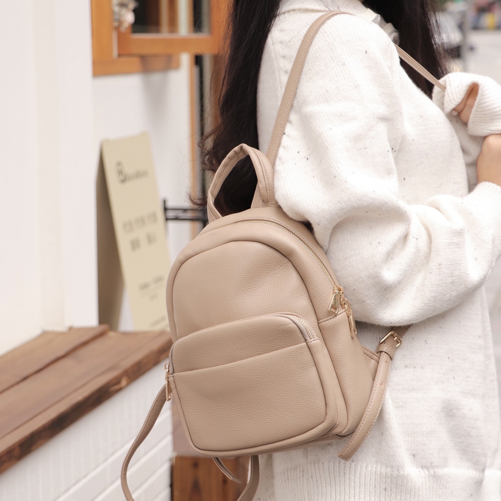 軟皮小後背包