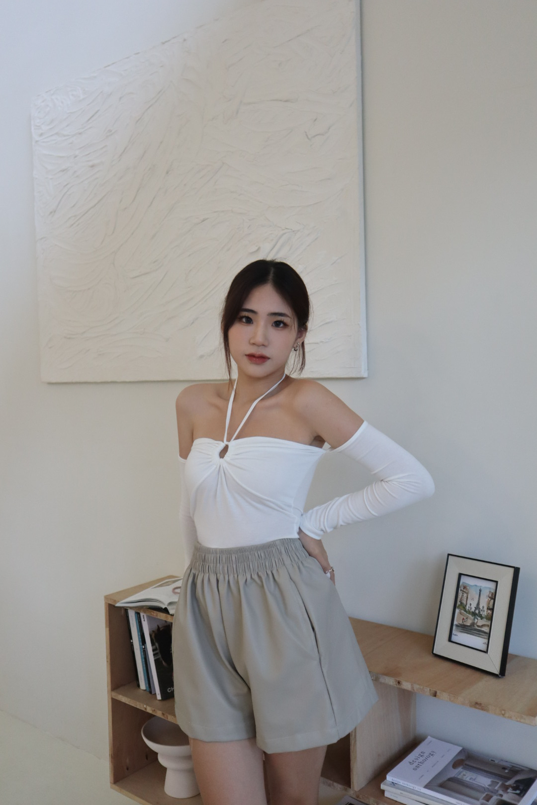 性感繞脖露肩上衣