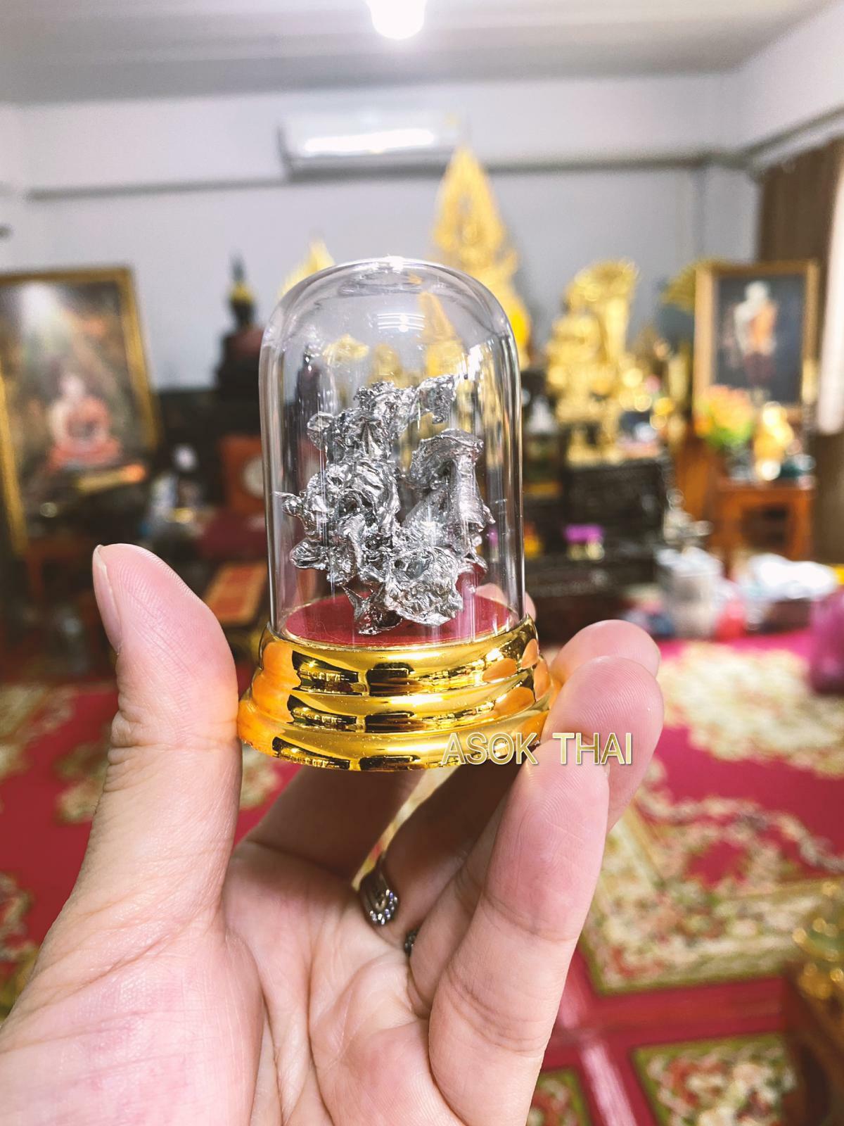 龍婆宋碰大師供請 最強改運力泥聖物座