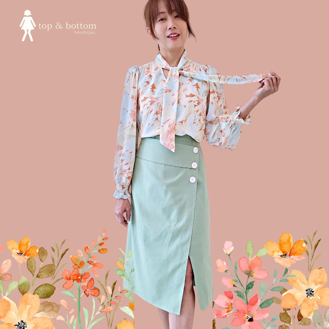 FLORAL RIBBON NECK BLOUSE