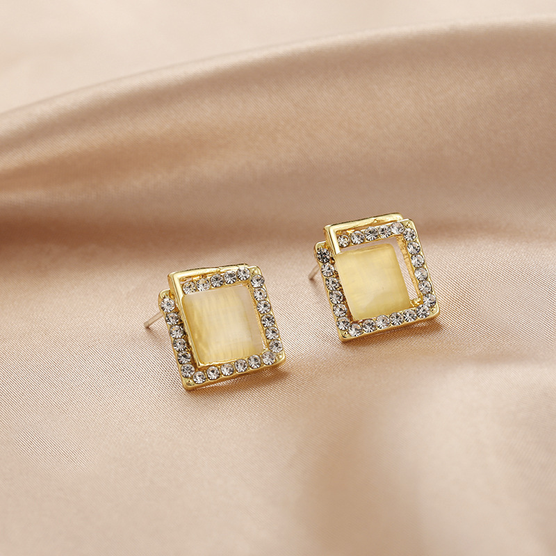 金方塊碎鑽耳環