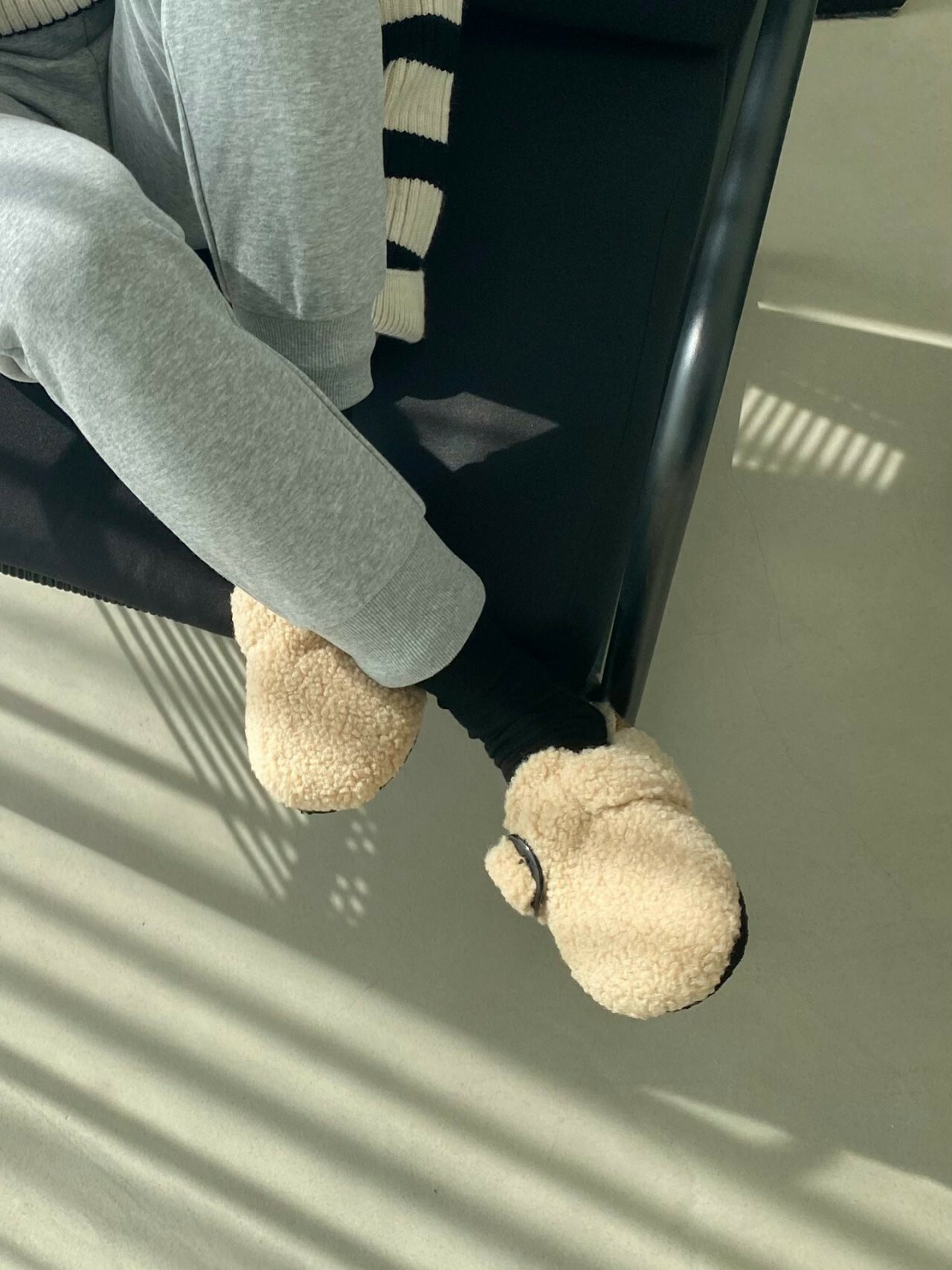 7318羔羊毛平底穆勒鞋