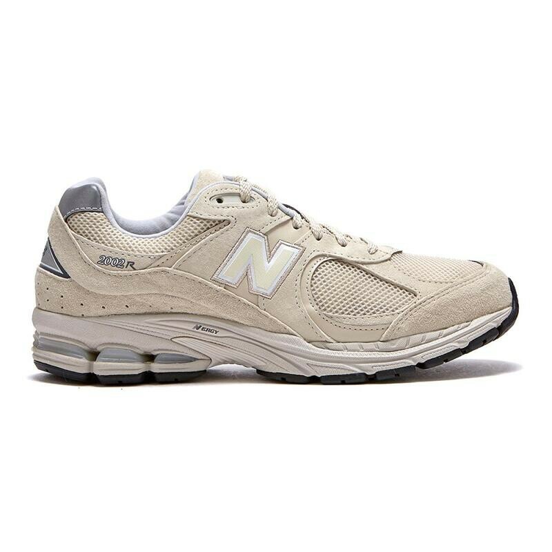 iSNEAKERS｜New Balance 2002R "Light Aluminum Grey" 米白 麂皮 ML2002RE