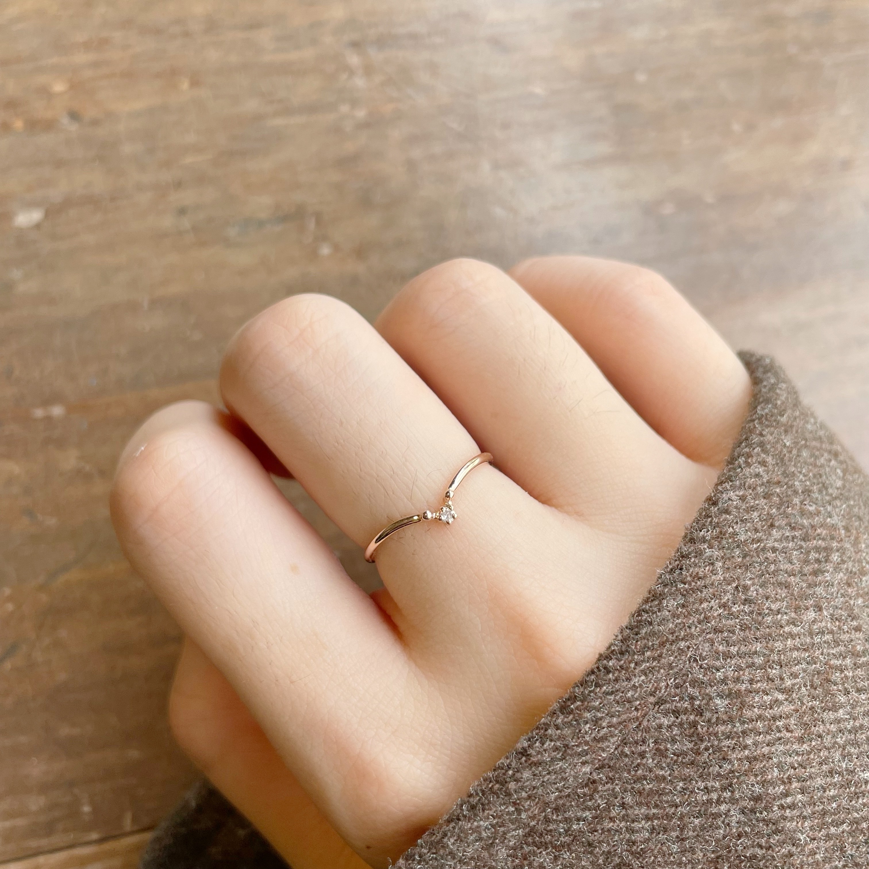 14K Stardust單顆真鑽V形戒指