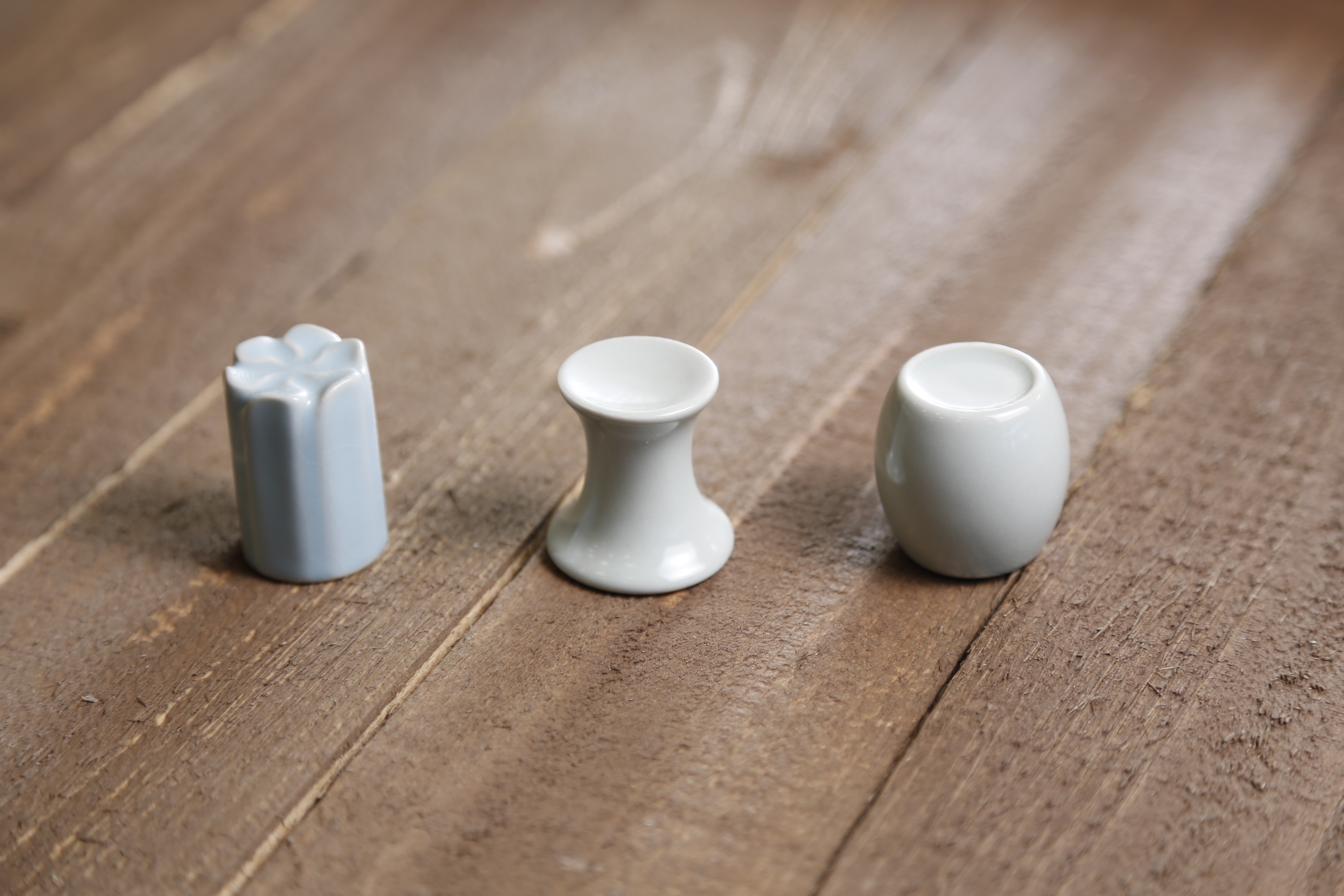 【茶壺蓋托】-- 簡潔不失設計感的造型，為茶席增添雅致。