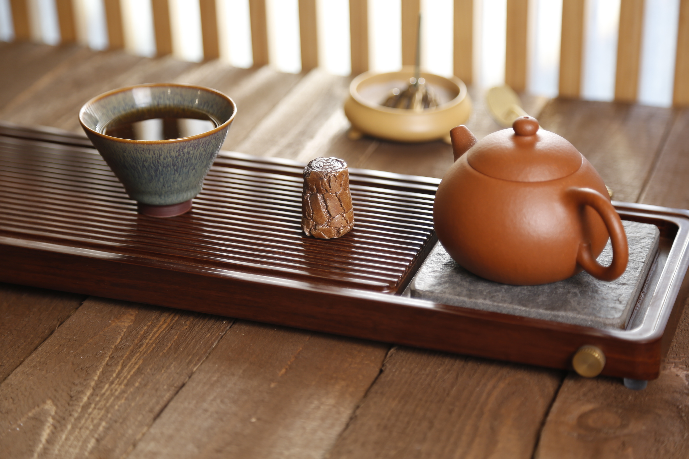 【粗陶茶壺蓋托】-- 簡約獨特復古的造型，為茶席增添雅致。