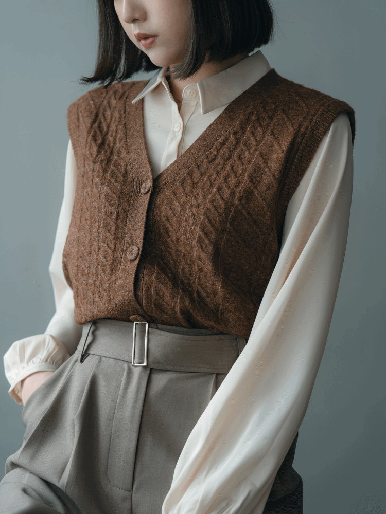 Cable Knit Sleeveless Cardigan Cable Knit Sleeveless Cardigan