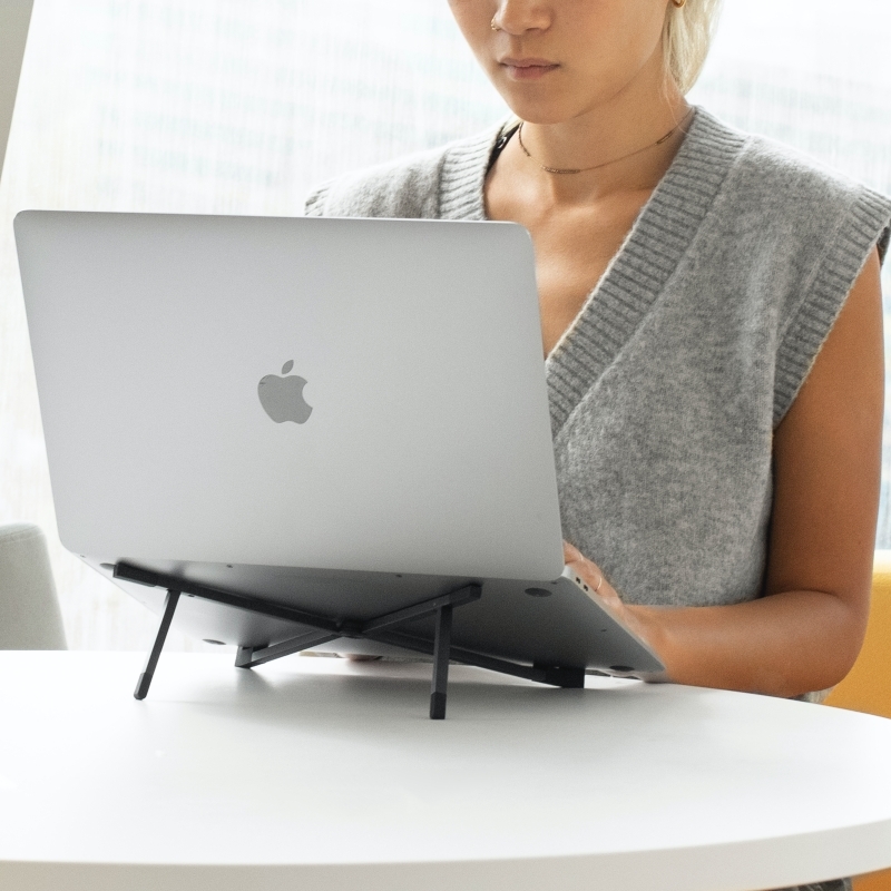 FOLD 輕量折疊式筆電/平板支架