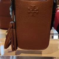 [S] TORY BURCH THEA CELLPHONE CROSSBODY,MOOSE, 139543-909 (STB180)