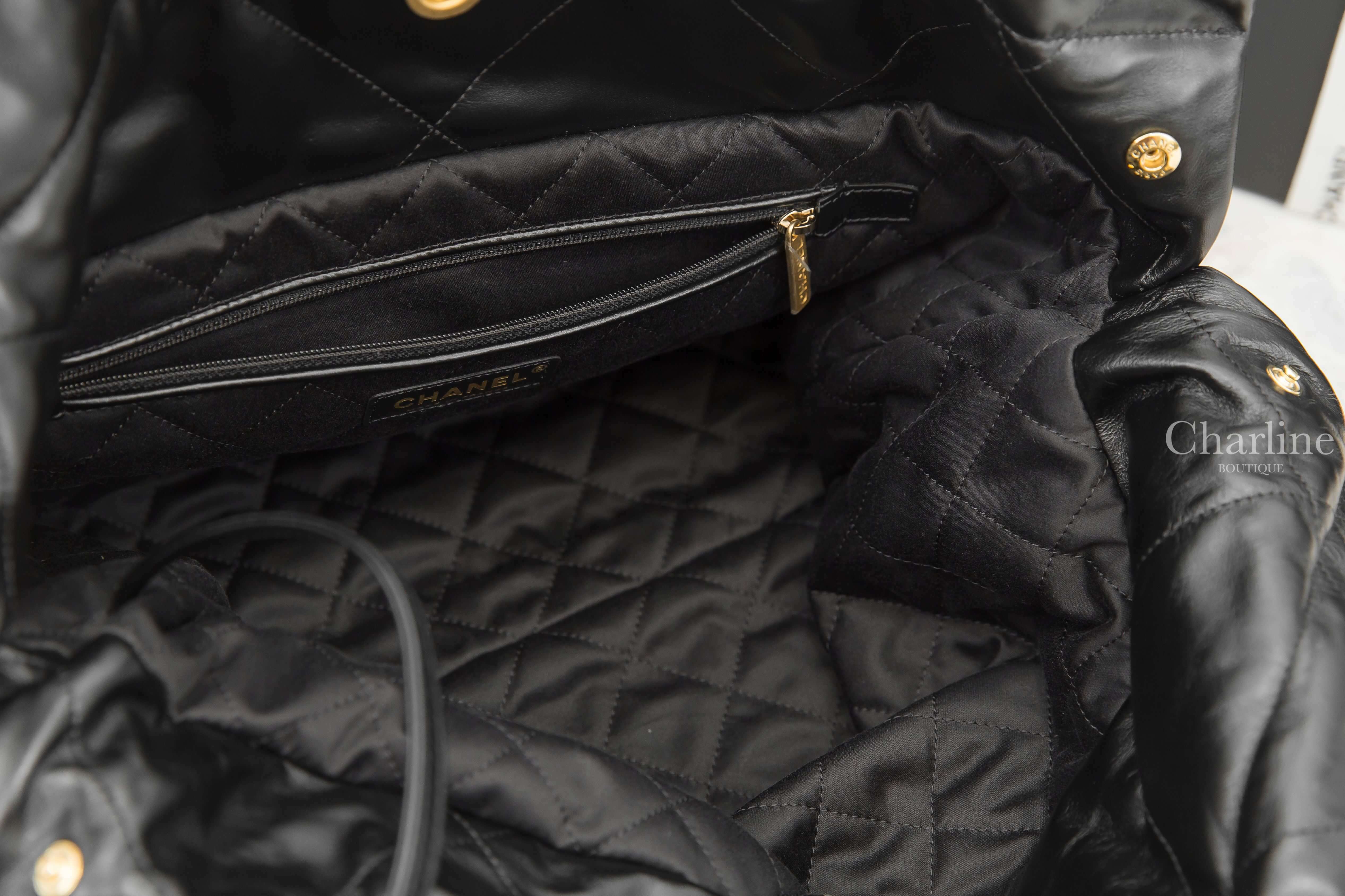 Chanel Chanel 22 Handbag 黑色金字徽章鍊帶中型牛皮大菱格紋肩背包-Charline Boutique 精品代購