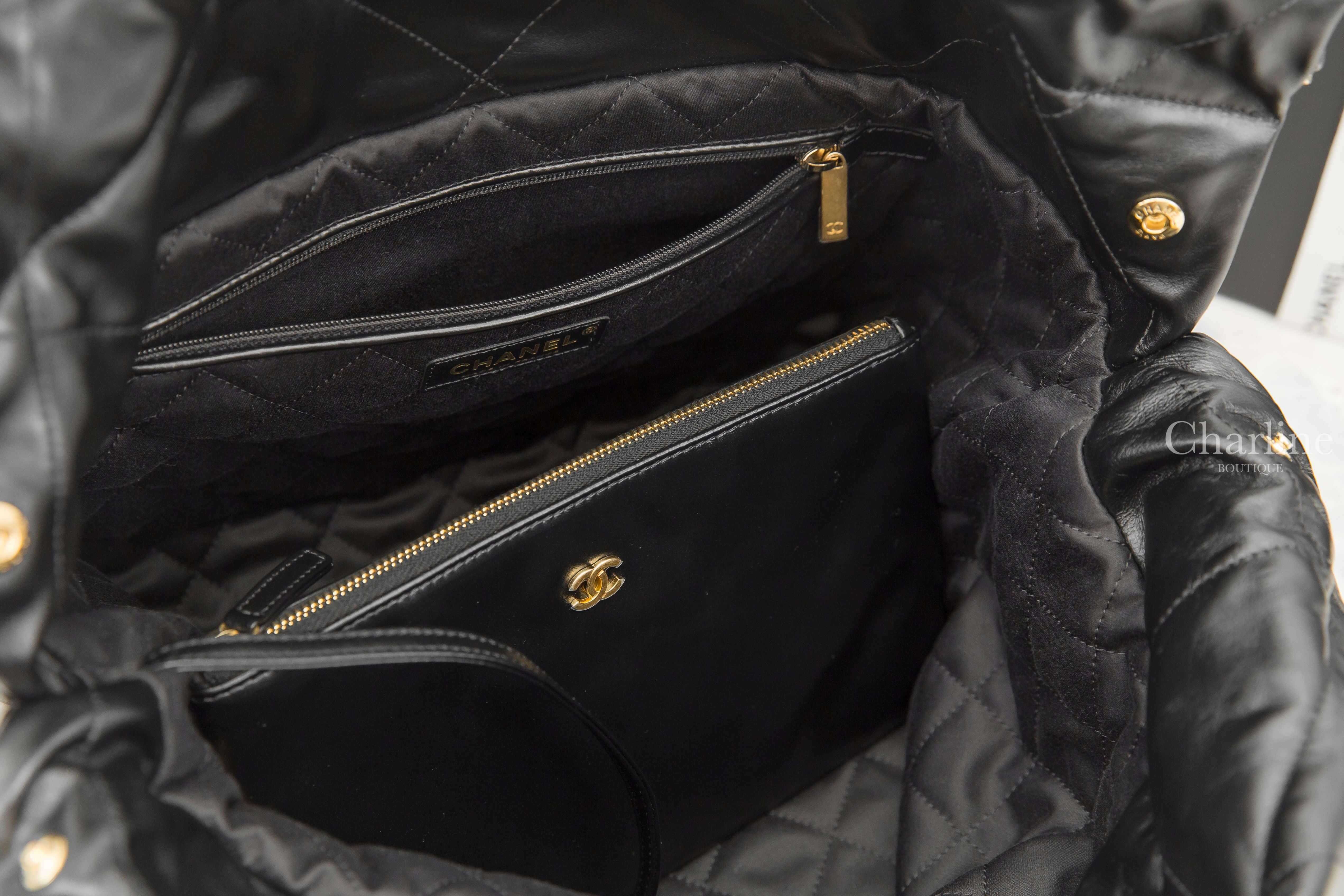 Chanel Chanel 22 Handbag 黑色金字徽章鍊帶中型牛皮大菱格紋肩背包-Charline Boutique 精品代購