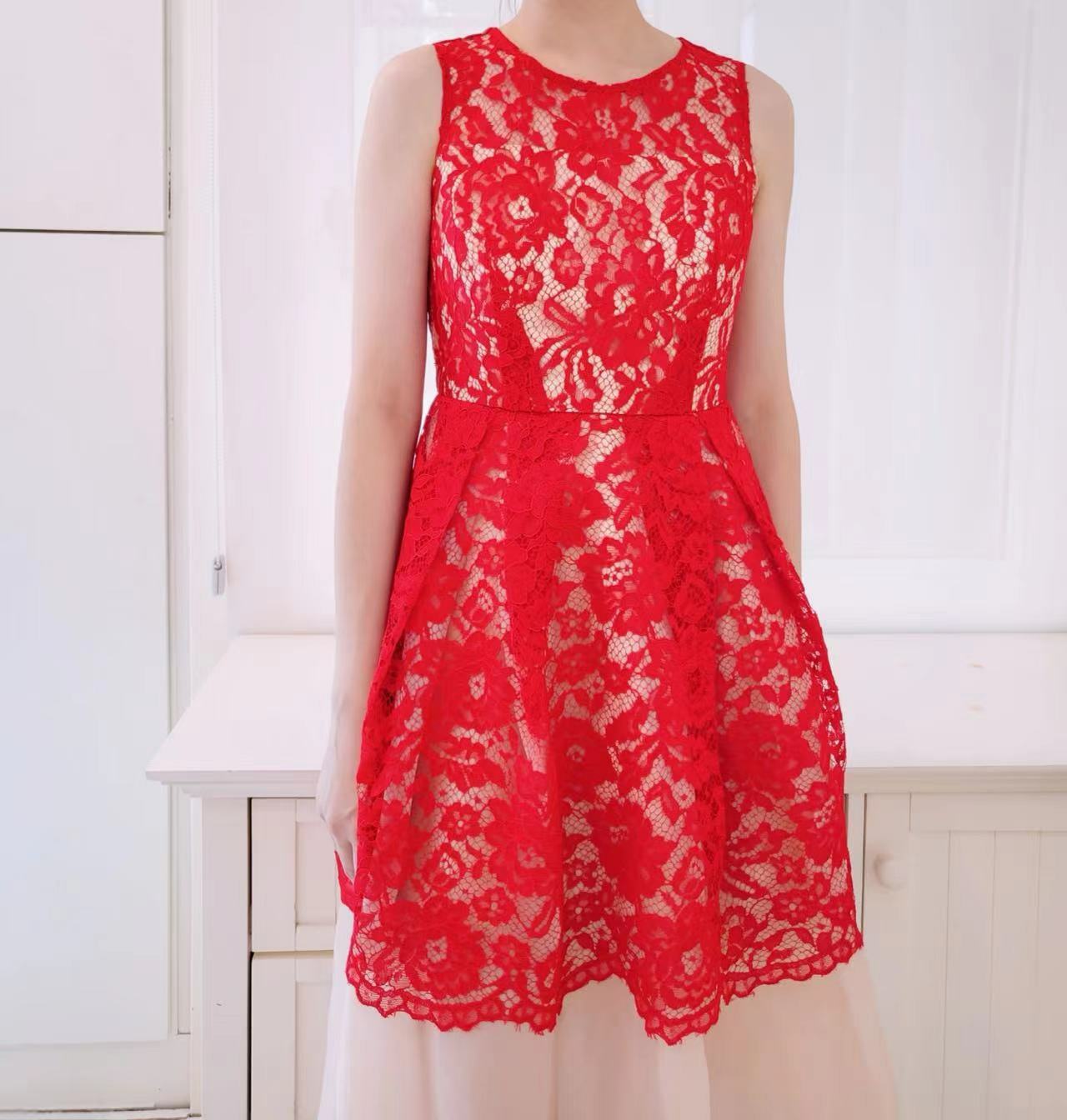 LACE DRESS WITH ORGANZA HEM