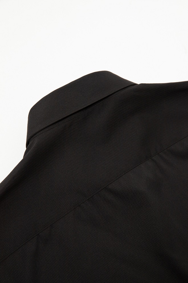 黑色直紋彈性襯衫-背面示意圖