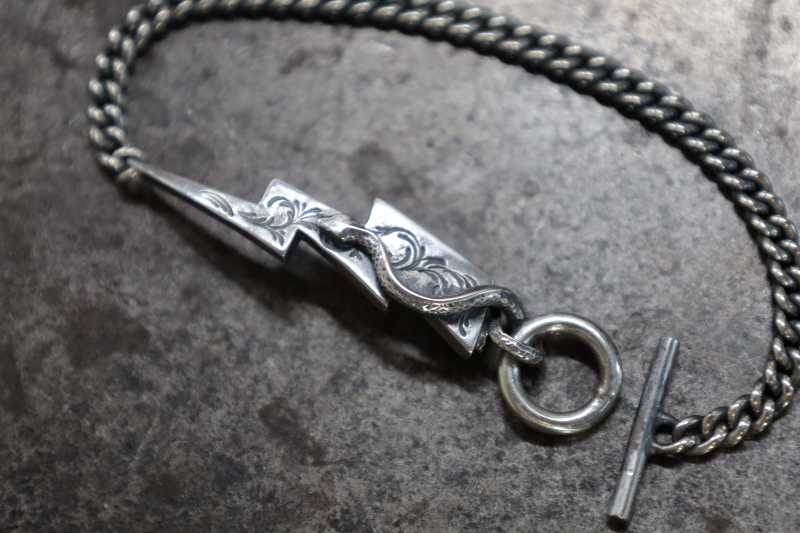 SE-1093 lightning w snake 1.3mm twist bracelet/scroll