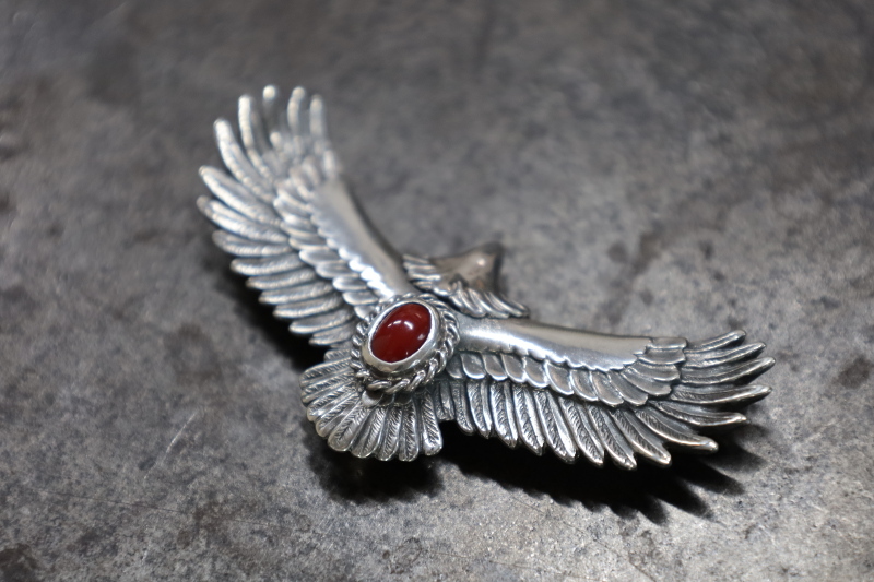 SE-1092 eagle w coral