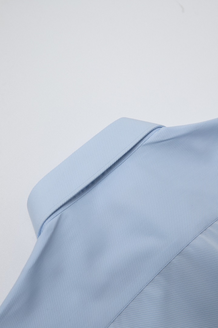 淺藍斜紋修身襯衫