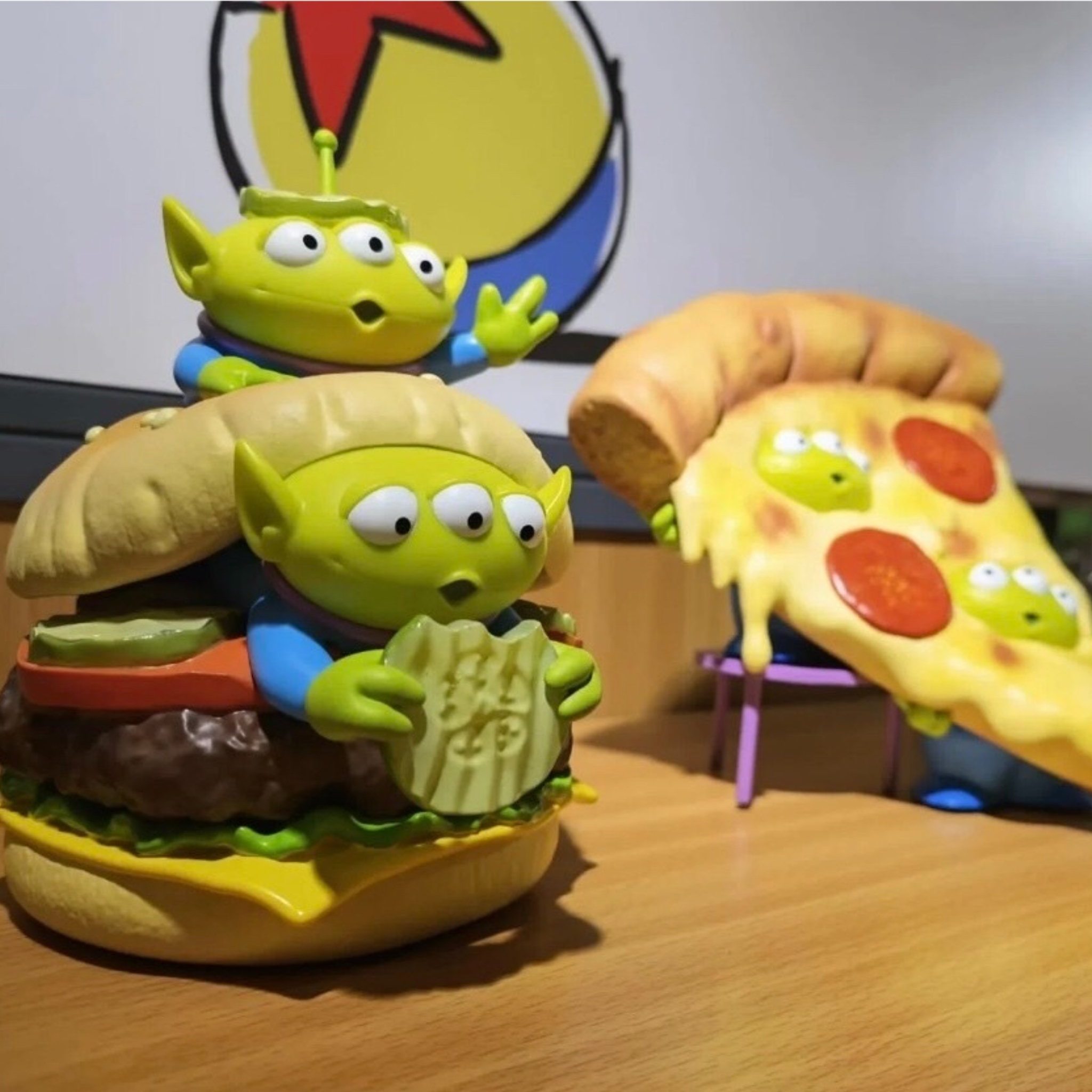 Soap Studio 三眼怪 漢堡 披薩公仔