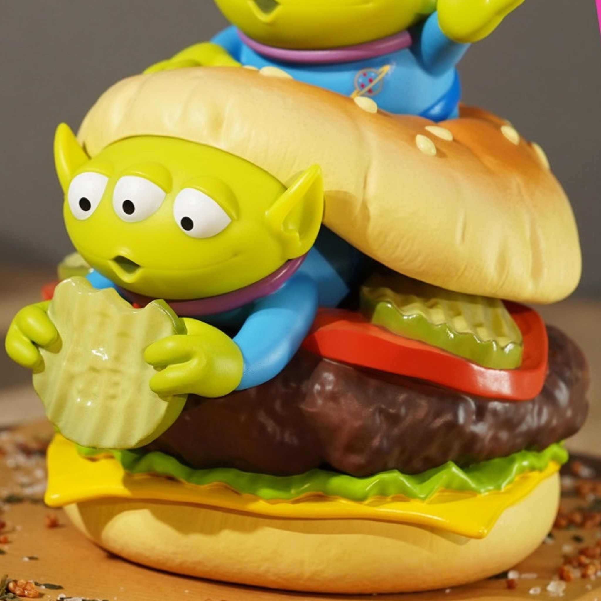 Soap Studio 三眼怪 漢堡公仔特寫照