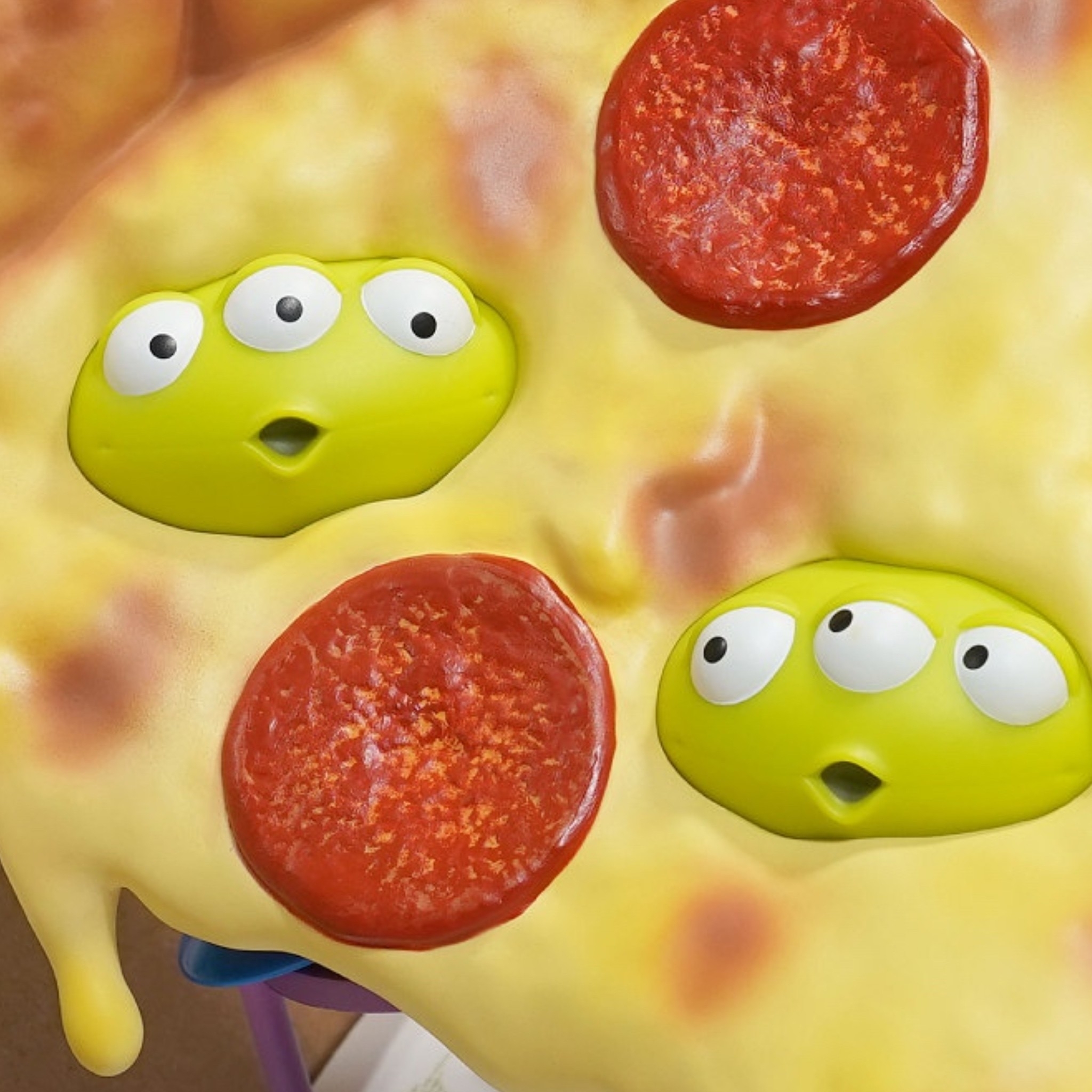 Soap Studio 三眼怪披薩公仔特寫照