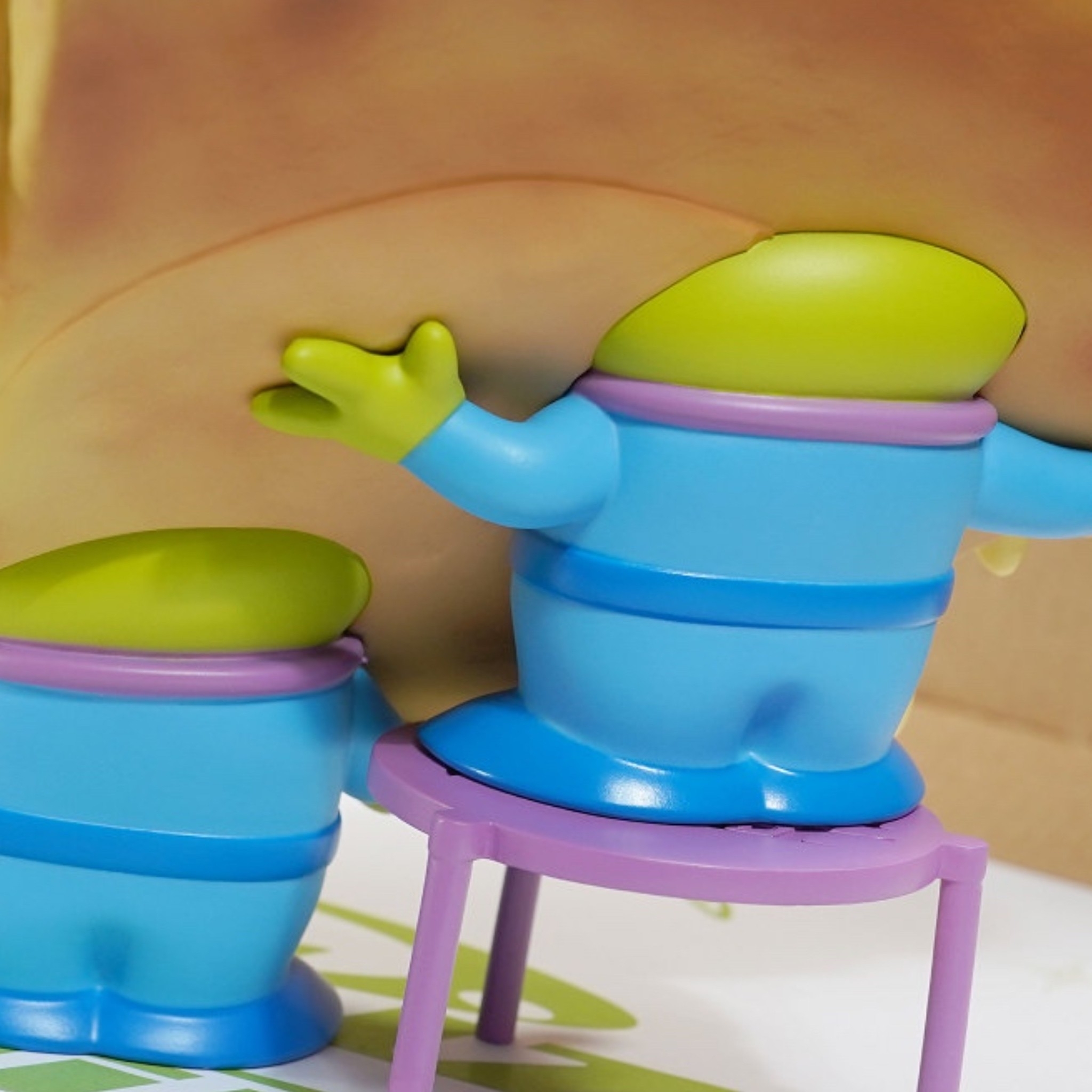 Soap Studio 三眼怪披薩公仔背面照