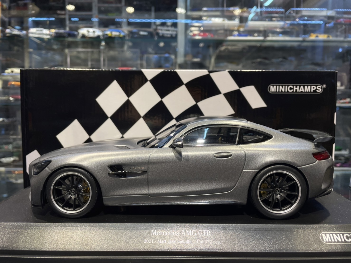 MINICHAMPS Mercedes-AMG GT- Matt Grey 155036026 1/18